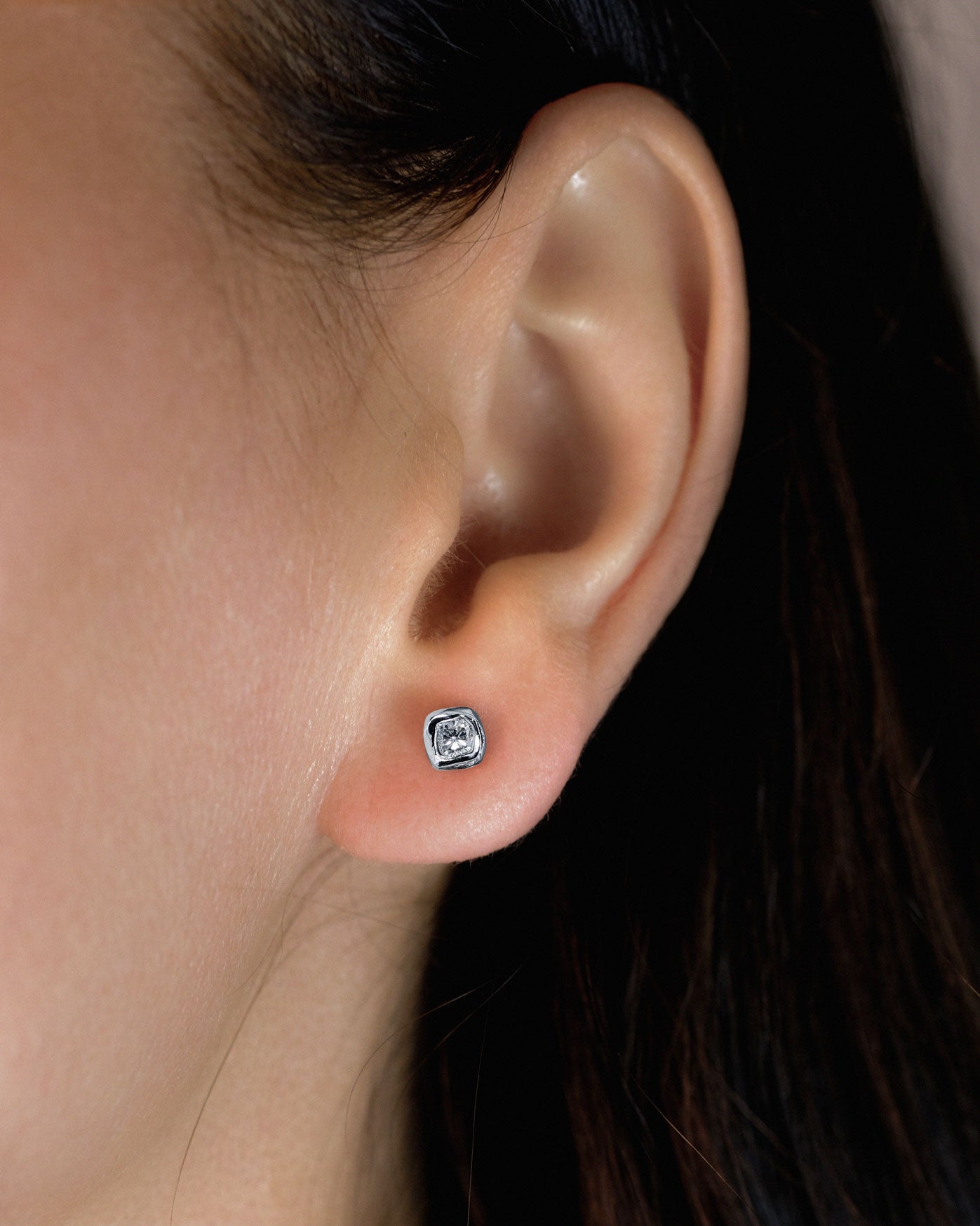 Diamond Stud Earrings in platinum