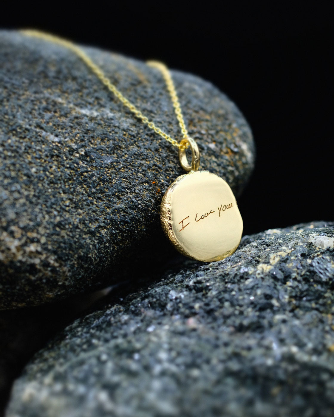 Fingerprint Necklace in solid gold