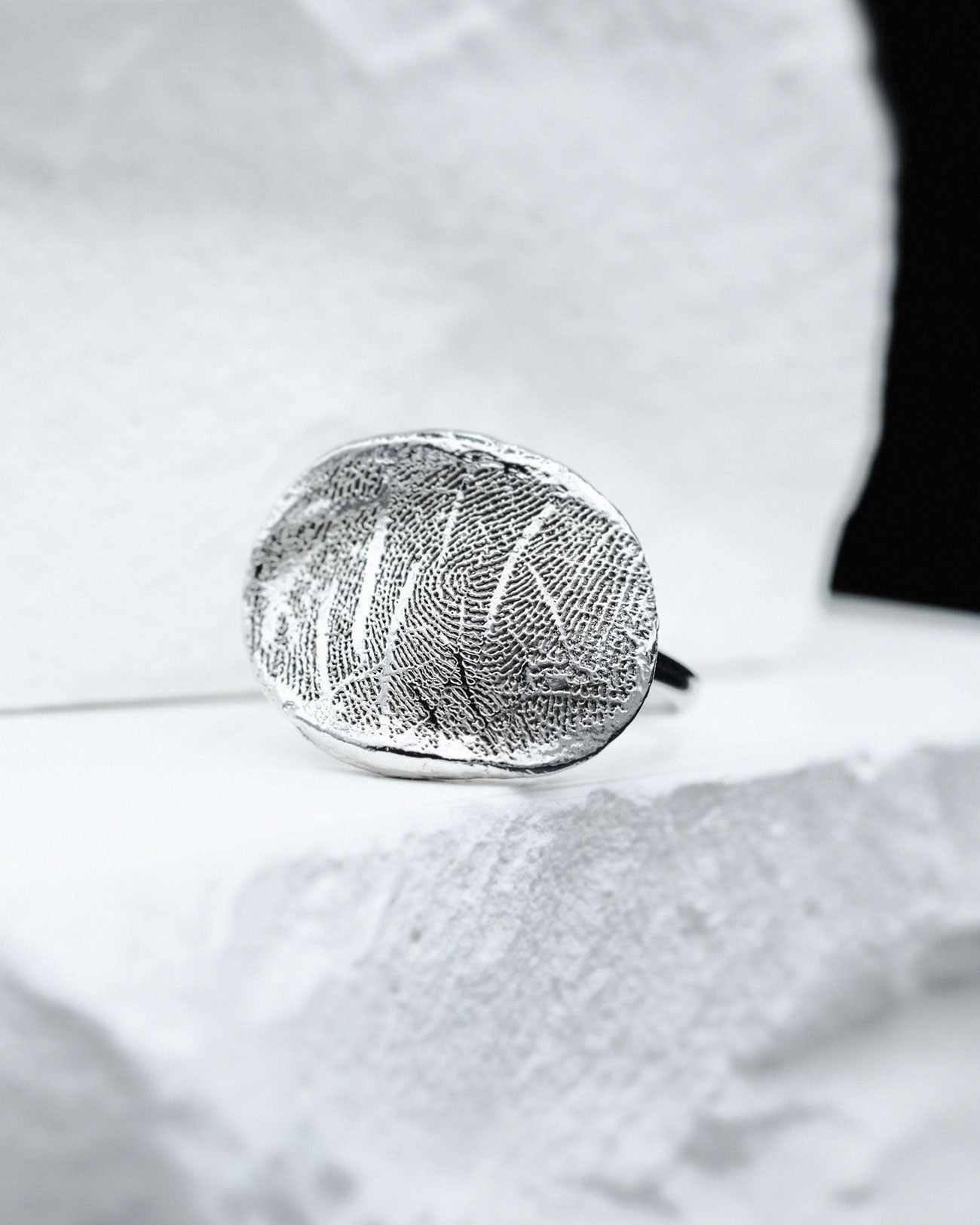 Fingerprint(s) Ring in solid gold