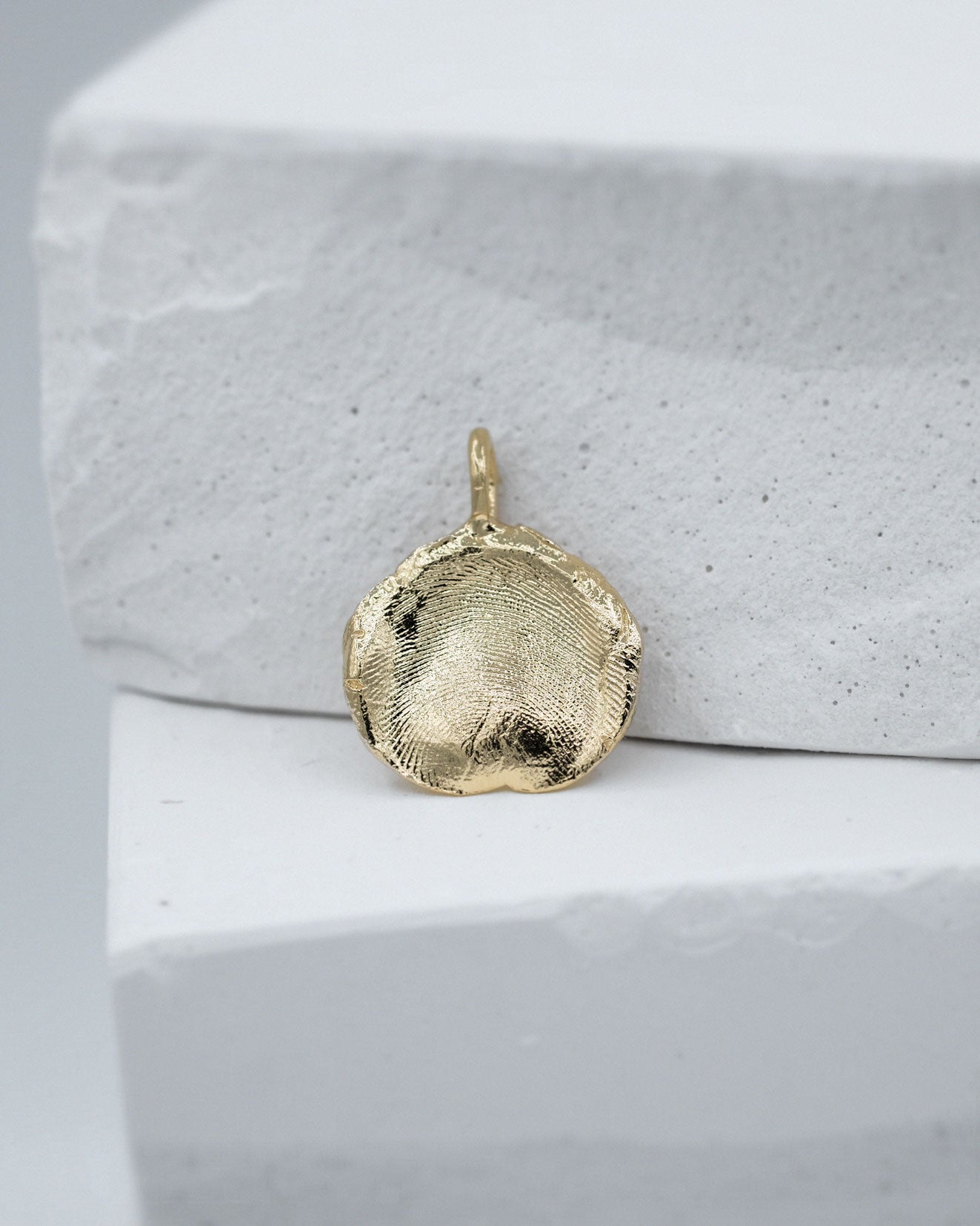 Fingerprint Charm in solid gold