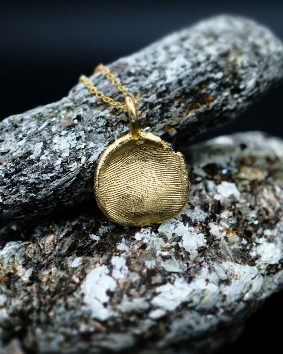 Fingerprint Necklace in solid gold