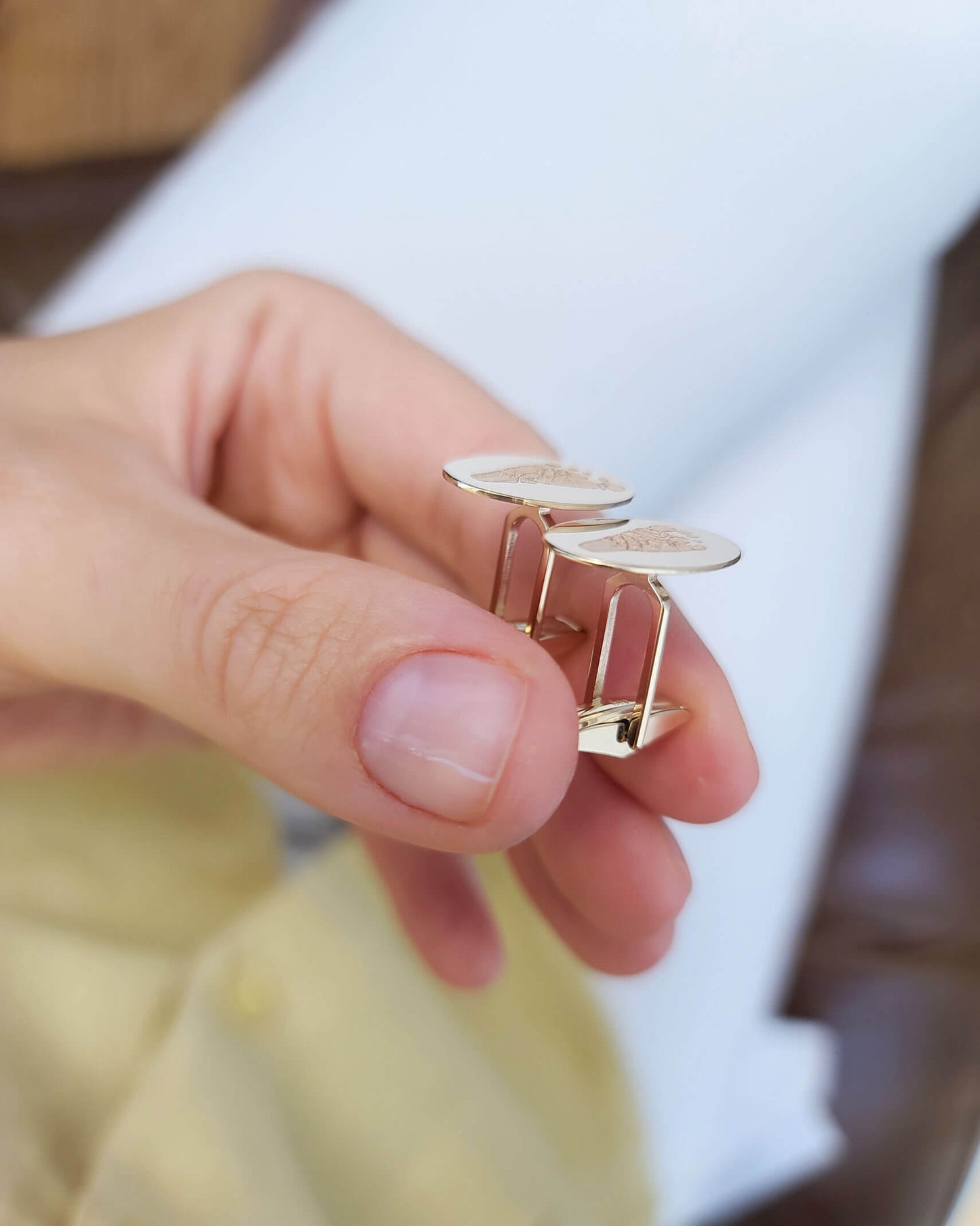 Footprint / Handprint Oval Cufflinks in 14k gold