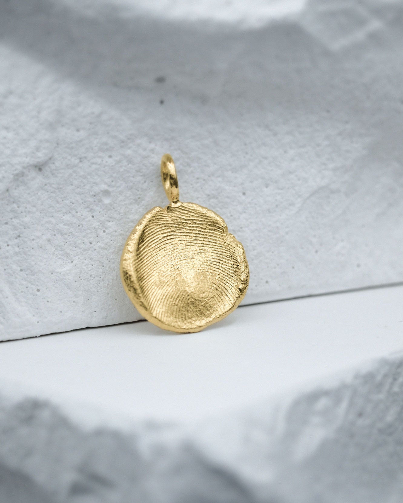 Medium Fingerprint Charm in solid gold