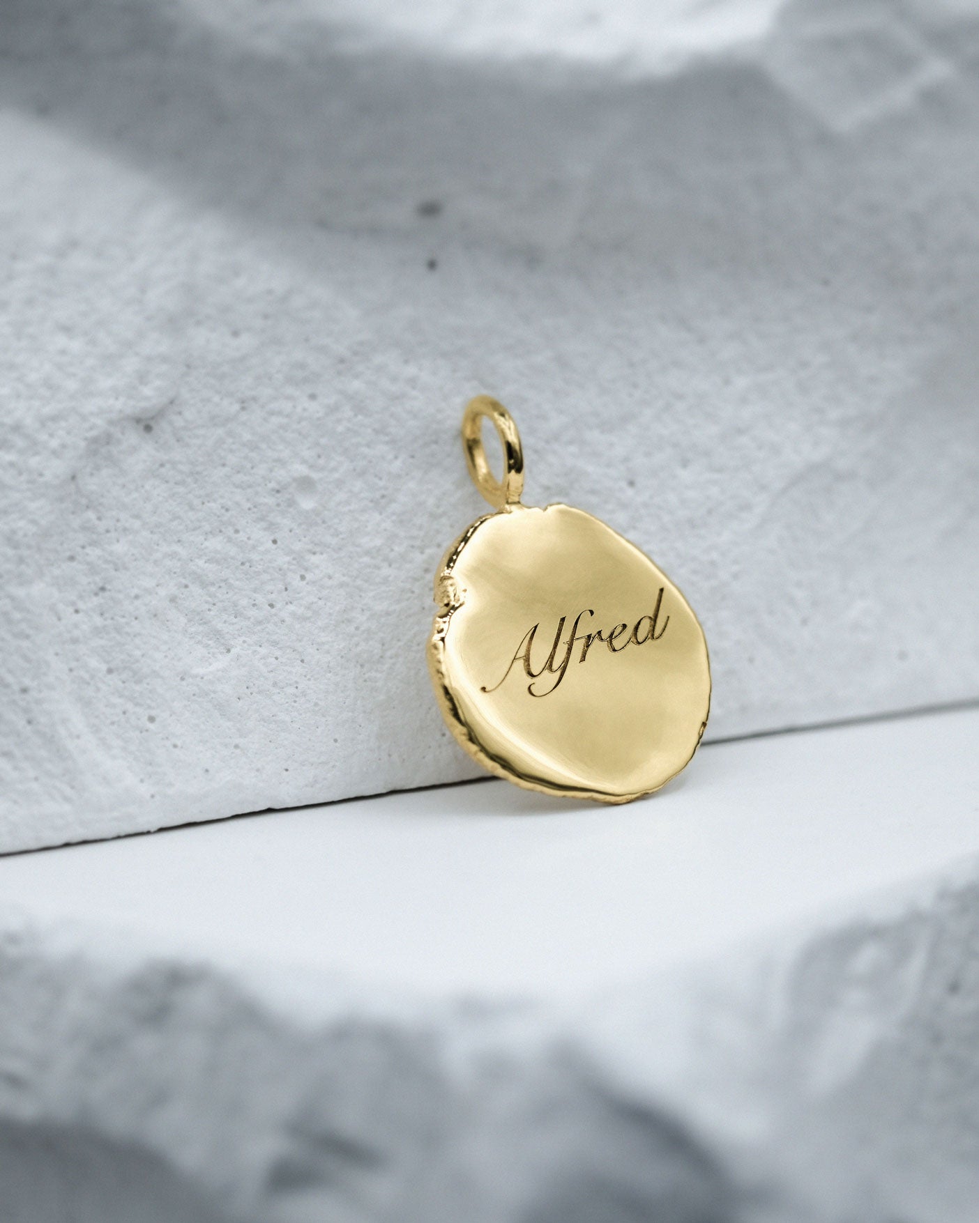 Medium Fingerprint Charm in solid gold