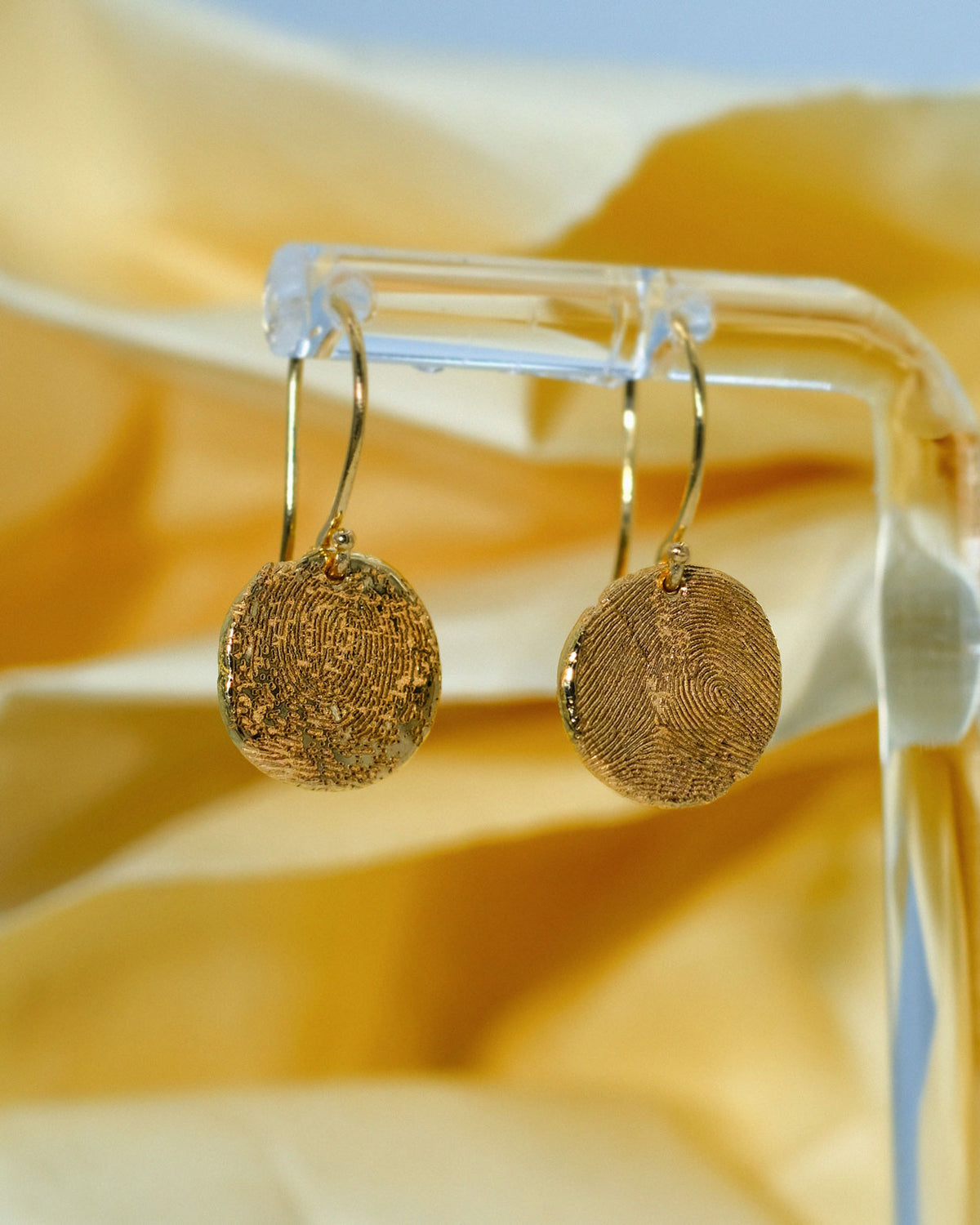 Mini Fingerprints Hook Earrings in solid gold