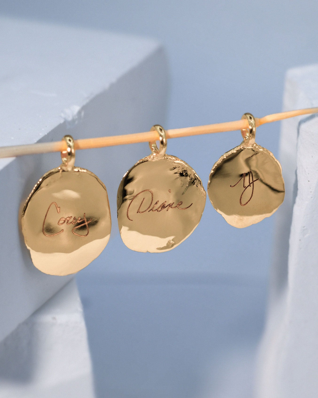 Fingerprint Charm in solid gold