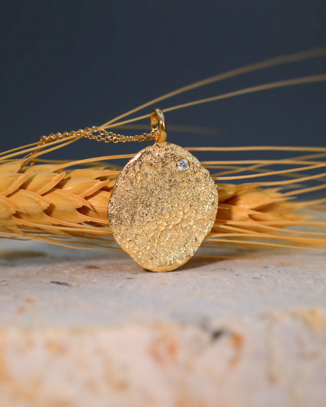 Fingerprint Necklace in solid gold with a Diamond