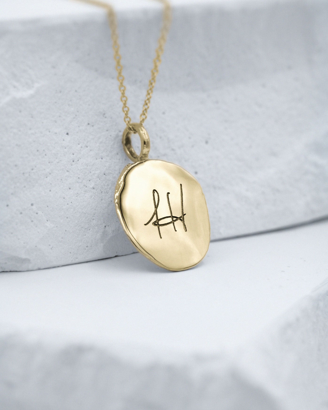 Fingerprint Necklace in solid gold with a Diamond