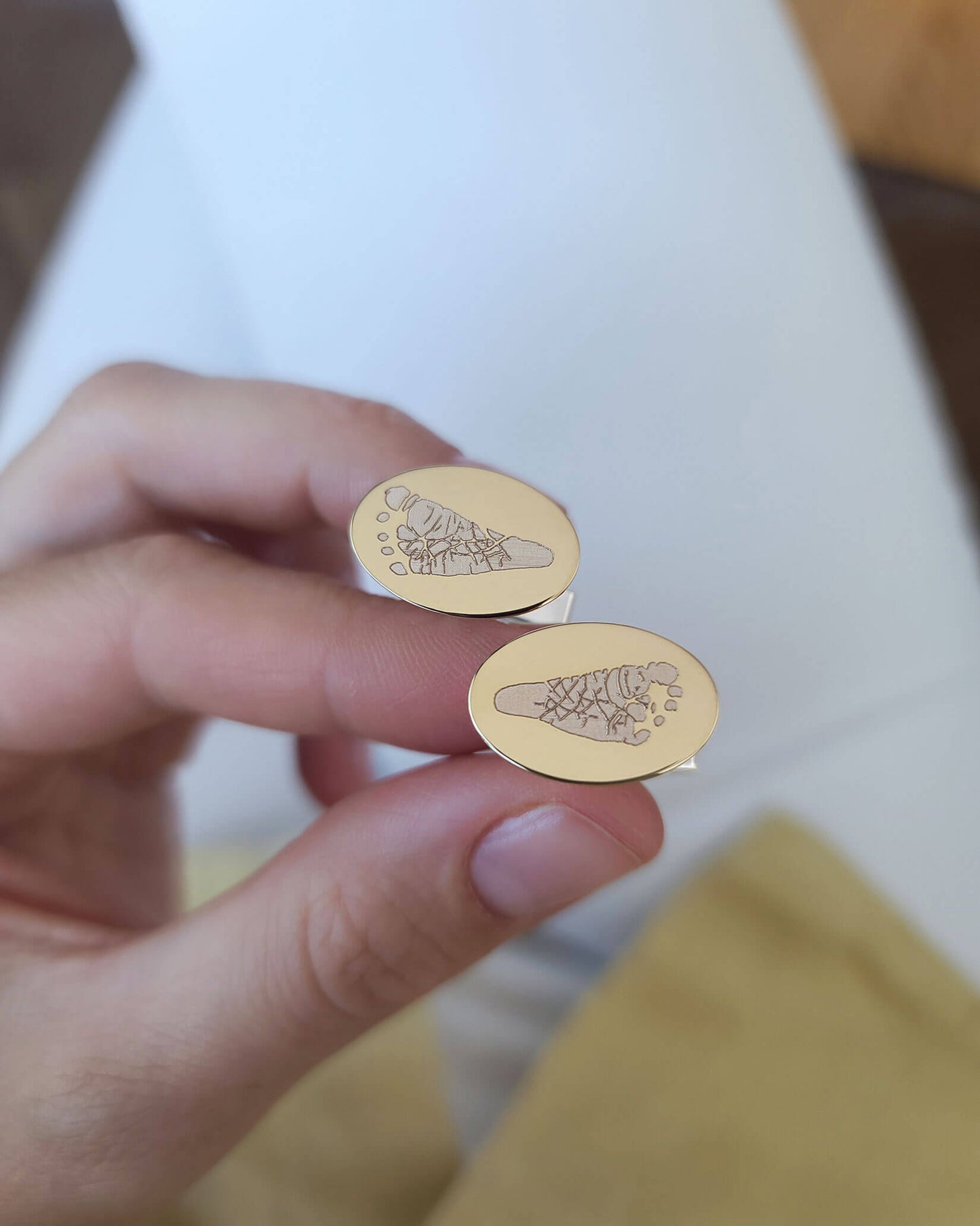 Footprint / Handprint Oval Cufflinks in 14k gold with silver backs